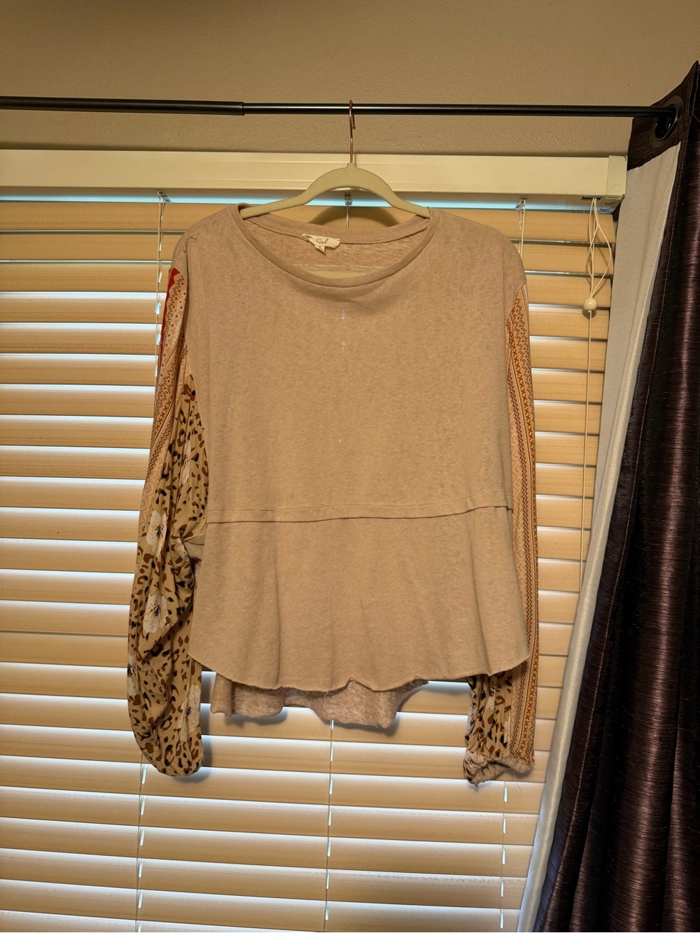 easel Beige Mixed-Pattern Balloon Sleeve Long Sleeve Top